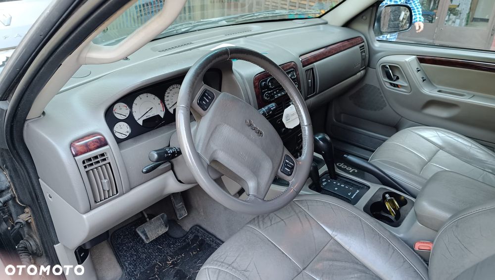 Jeep Grand Cherokee - 8