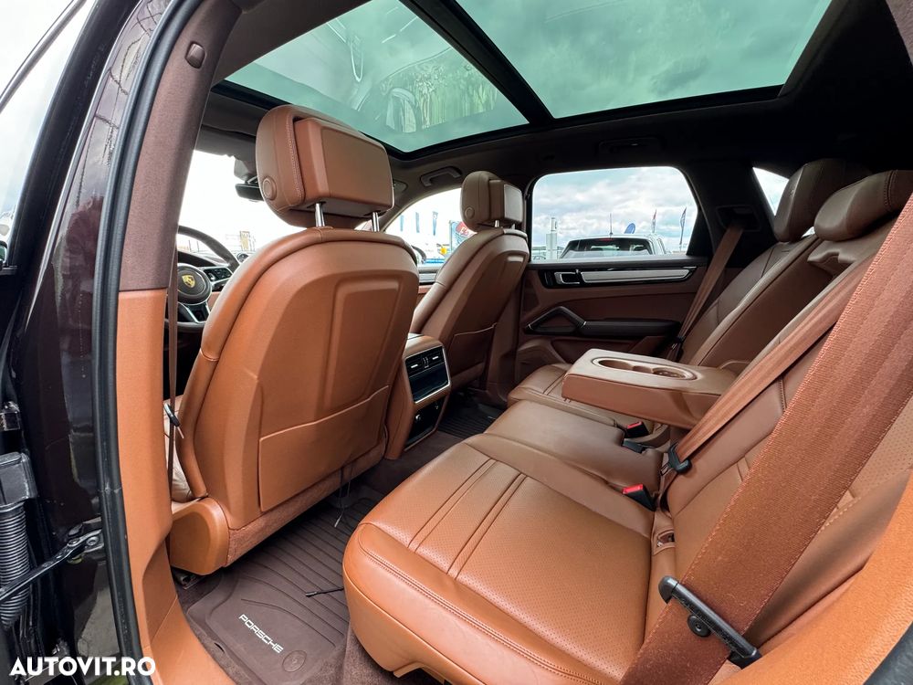 Porsche Cayenne Tiptronic S Platinum Edition - 26