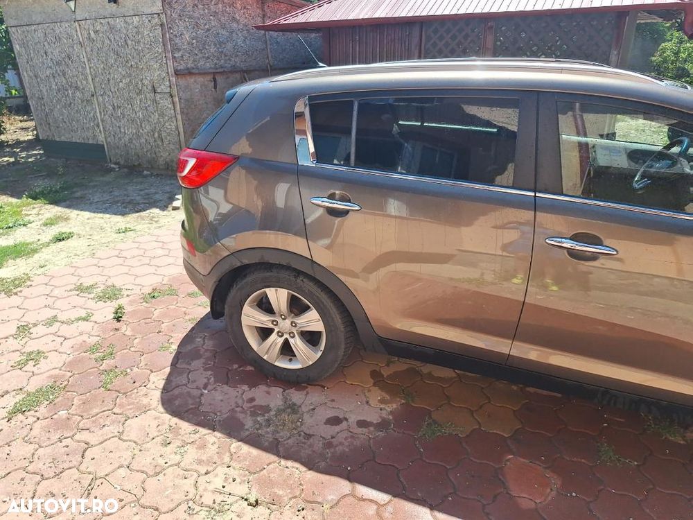 Kia Sportage 2.0 DSL MT 4x4 PREMIUM - 8