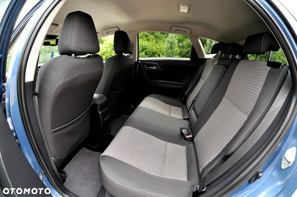 Toyota Auris - 11