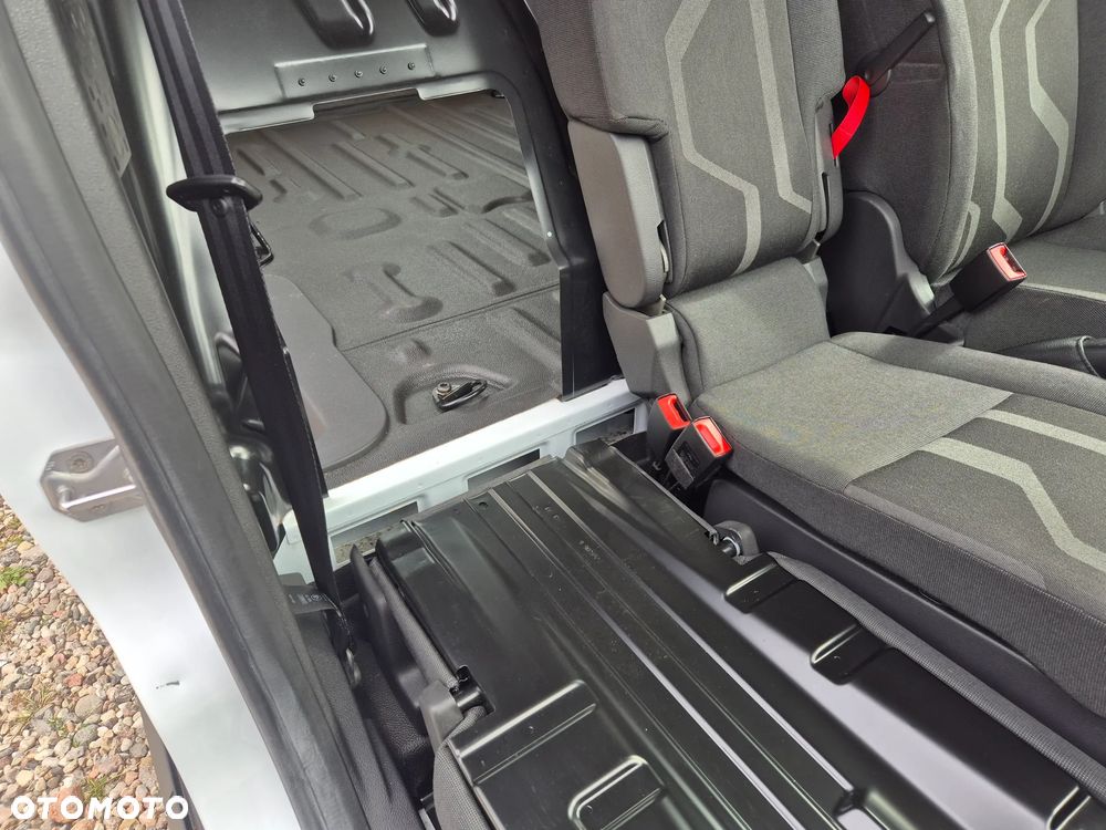 Ford Transit Connect - 16