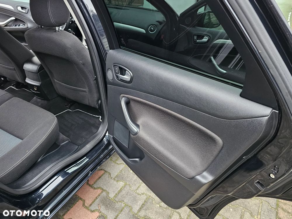 Ford Mondeo SW 2.0 Titanium - 16