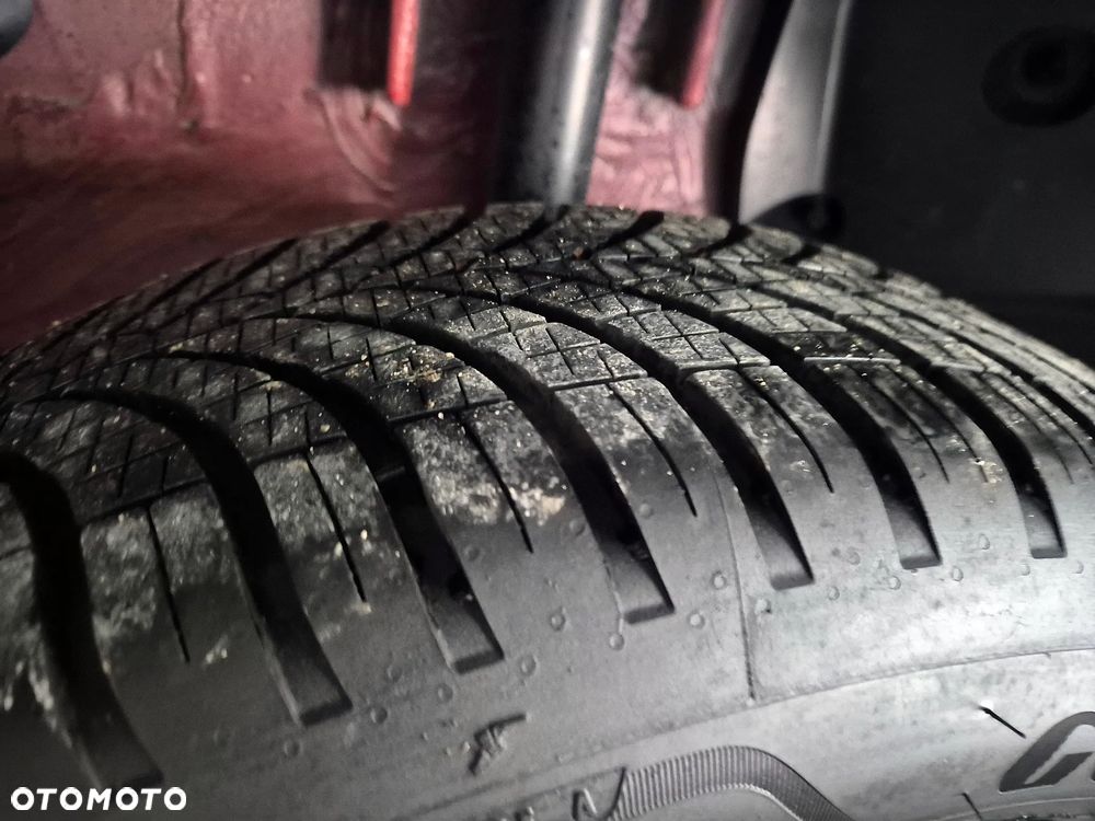 Dacia Duster TCe 150 2WD GPF Sondermodell Adventure - 35