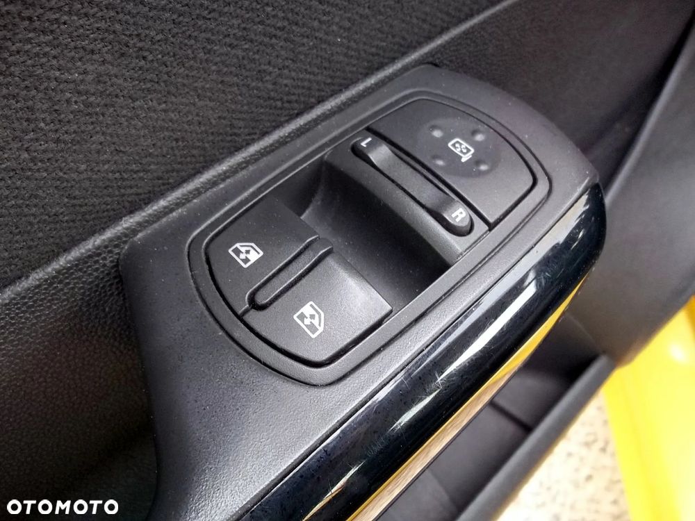 Opel Corsa 1.2 16V Cosmo - 10