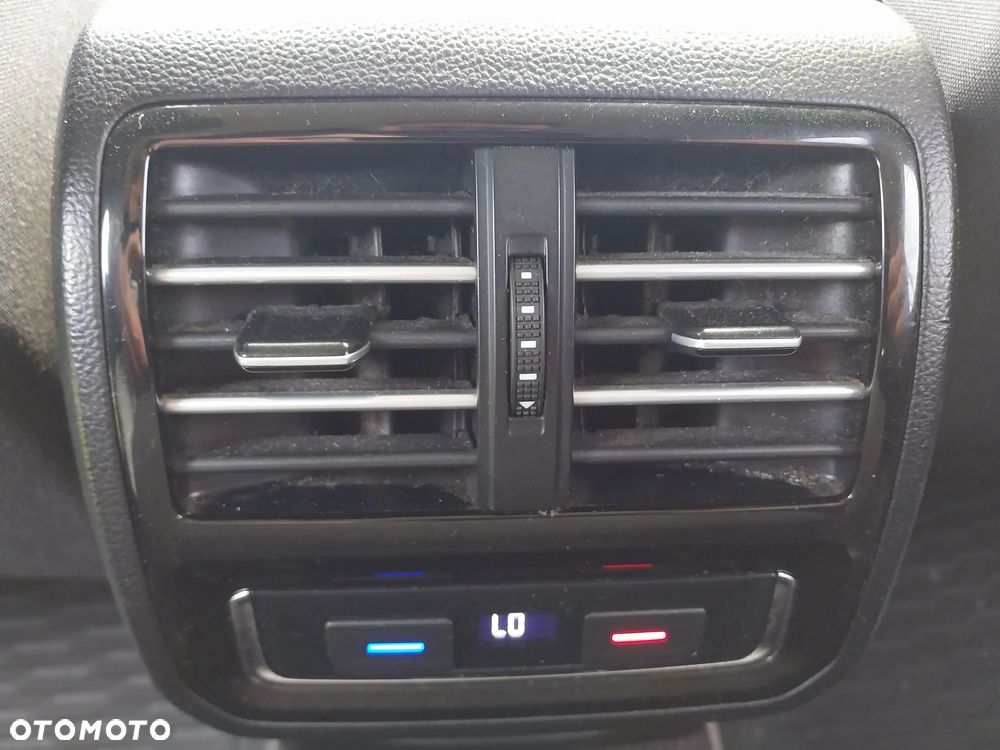 Volkswagen Passat 2.0 TDI SCR Comfortline DSG - 12