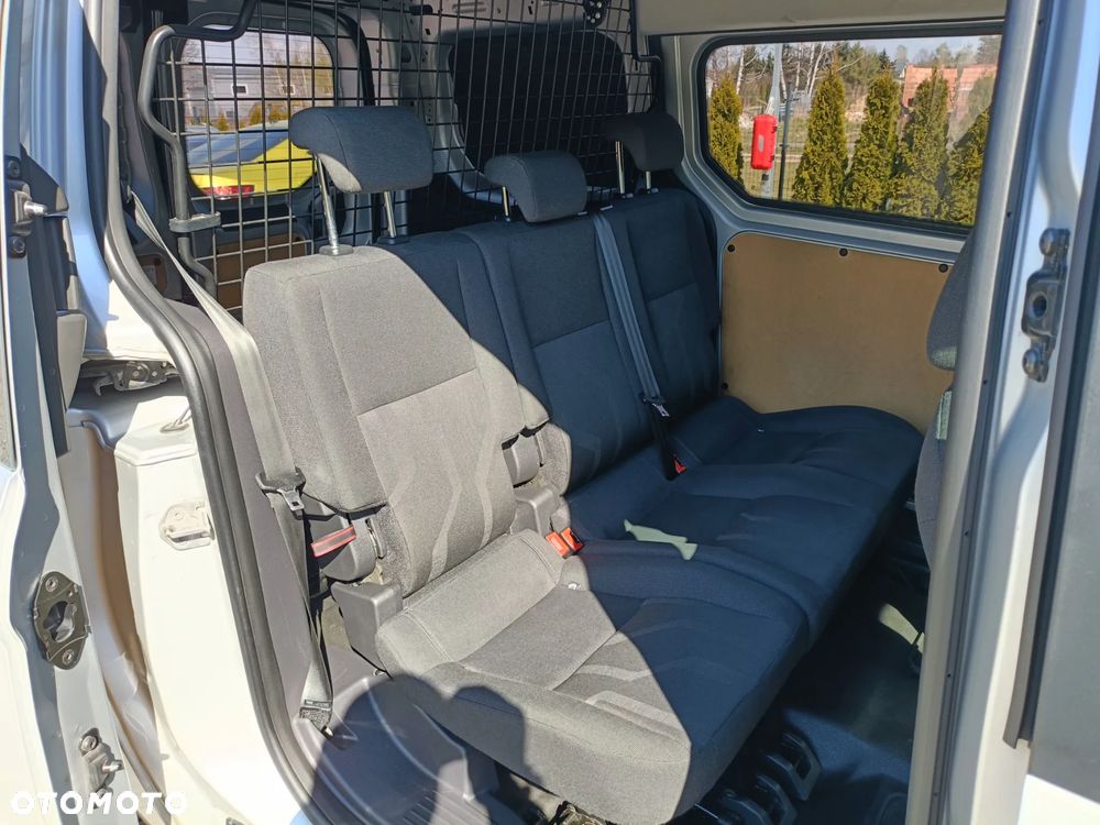 Ford Transit Connect - 26
