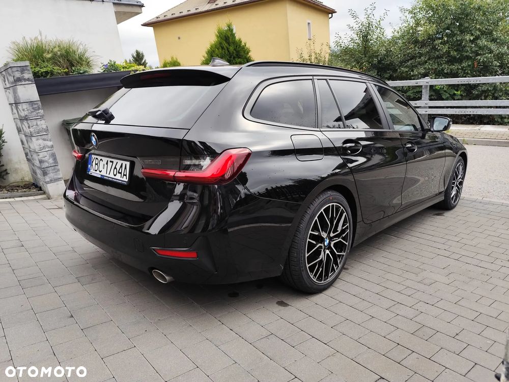 BMW Seria 3 318d Touring Sport Line - 4