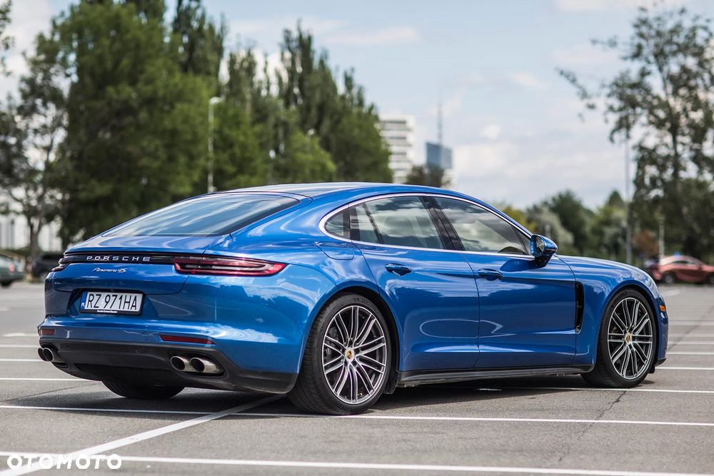 Porsche Panamera 4S - 5