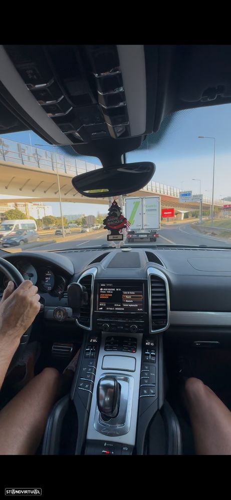 Porsche Cayenne S - 9