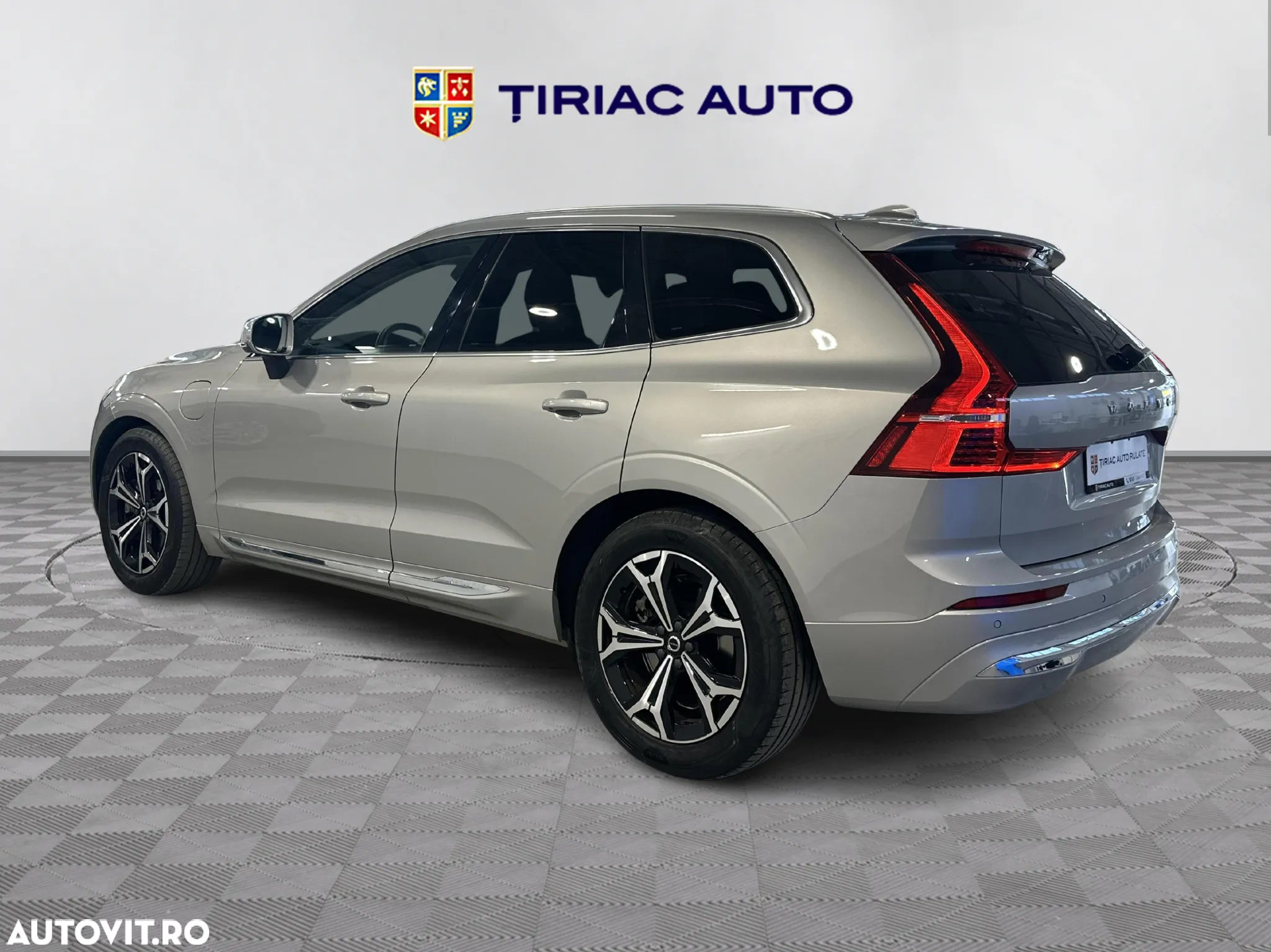 Volvo XC 60 T6 AWD Recharge Geartronic Inscription - 3