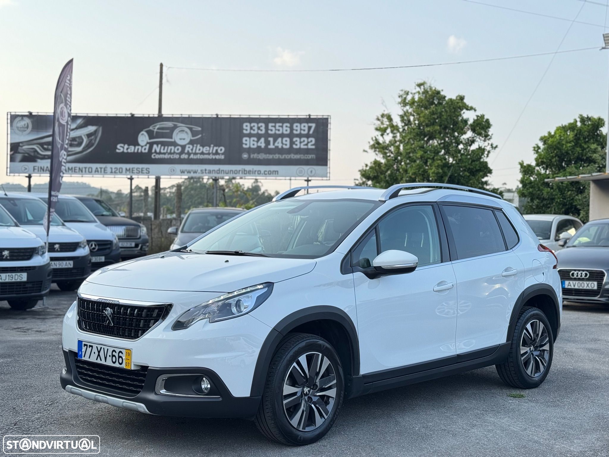 Peugeot 2008 1.2 PureTech Allure - 1