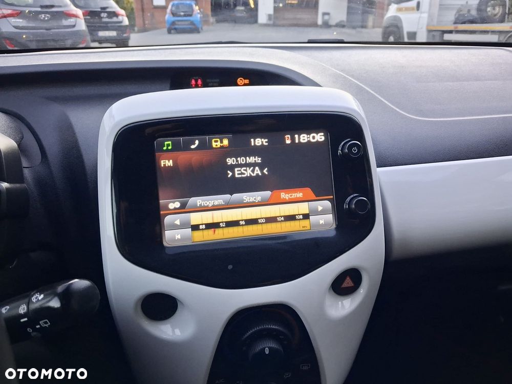 Toyota Aygo x-play Edition S+ - 21