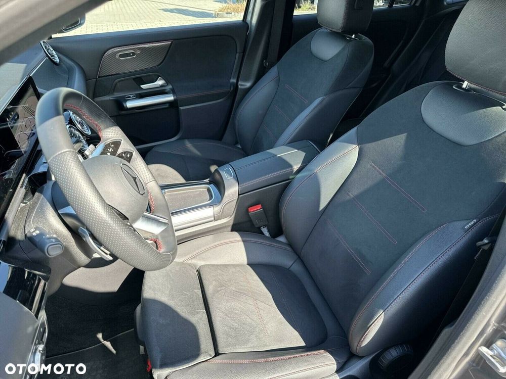 Mercedes-Benz GLA 200 AMG Line - 14