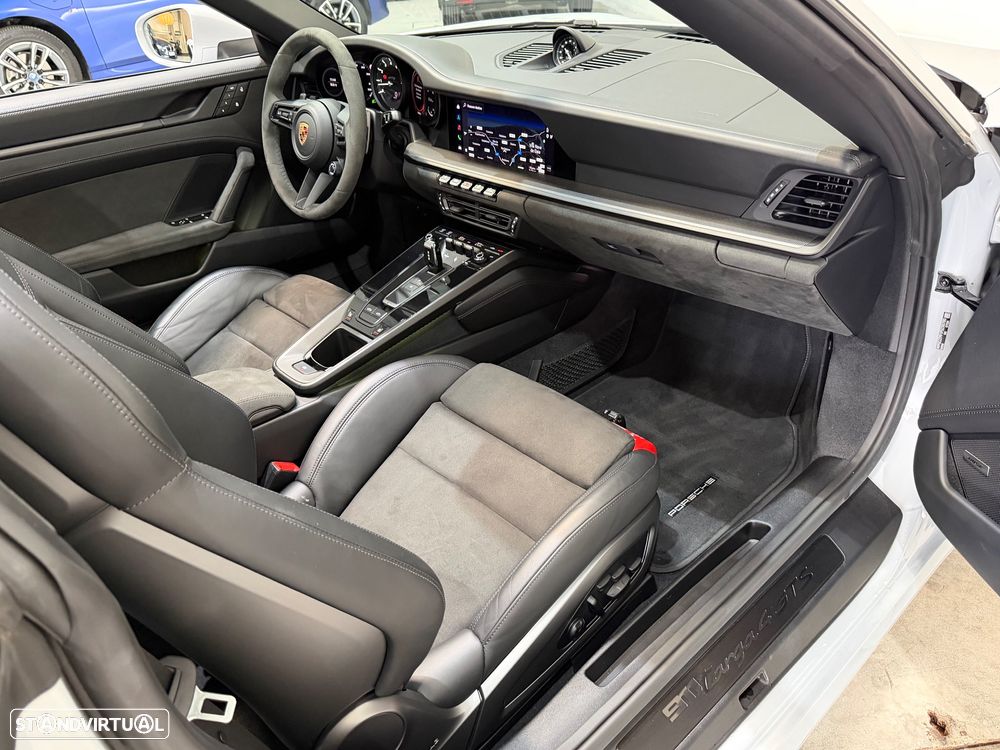 Porsche 911 (992) Targa 4 GTS PDK - 42
