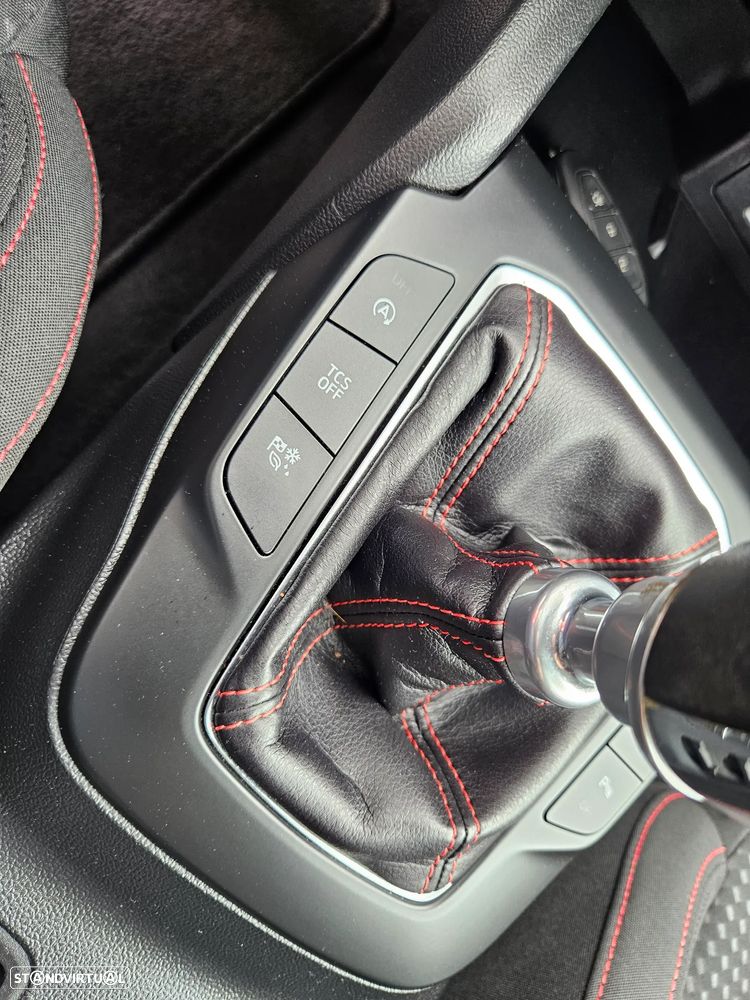 Ford Focus SW 1.0 EcoBoost MHEV ST-Line - 40