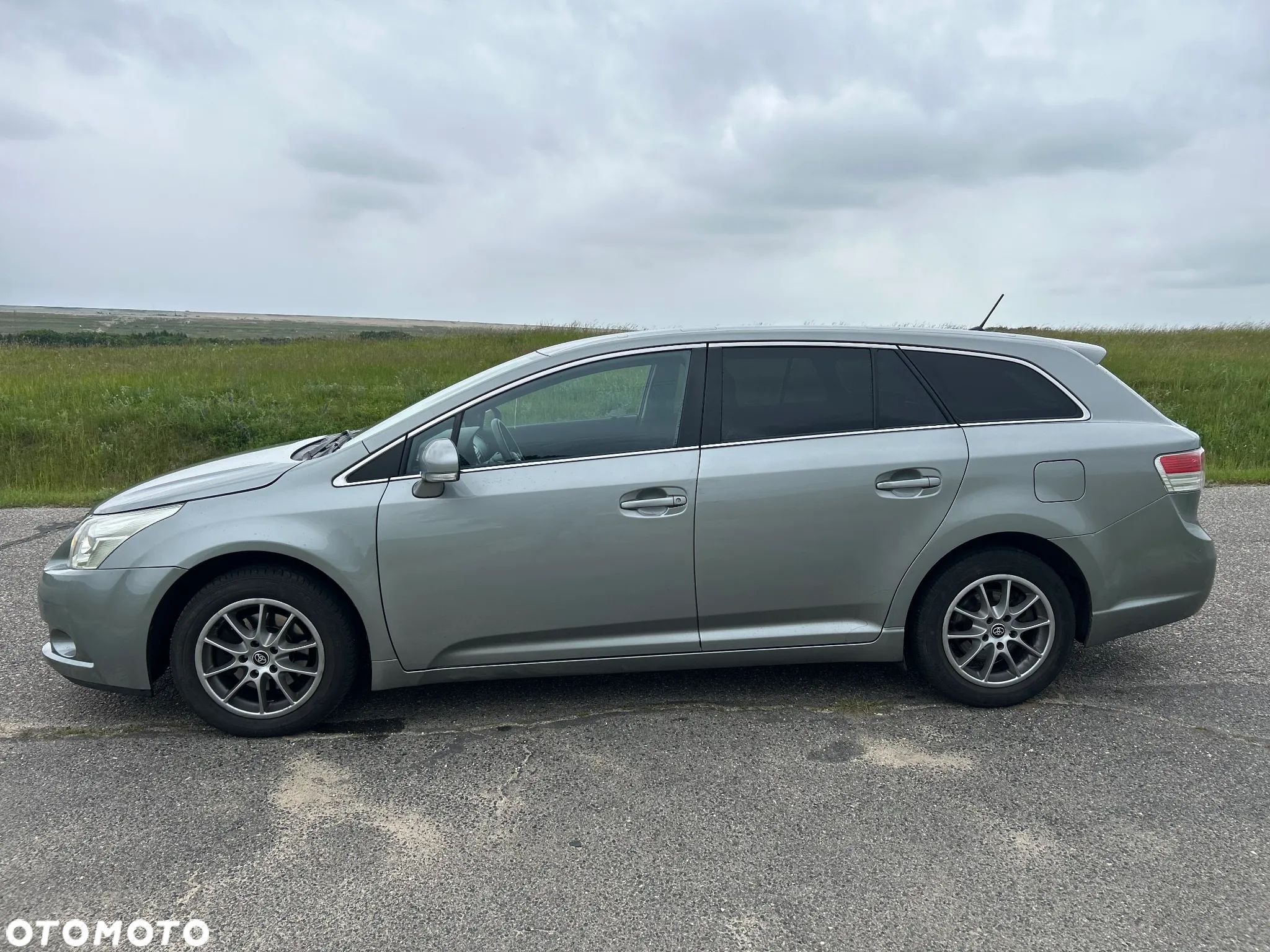 Toyota Avensis 2.0 D-4D Premium - 1