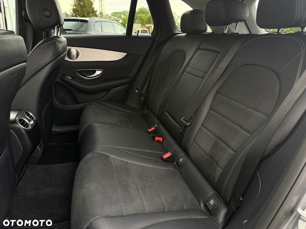Mercedes-Benz GLC 220 d 4Matic 9G-TRONIC - 33