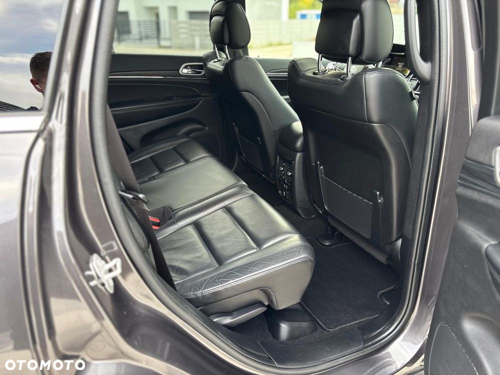 Jeep Grand Cherokee - 27
