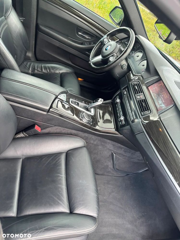 BMW Seria 5 535i xDrive Luxury Line - 11