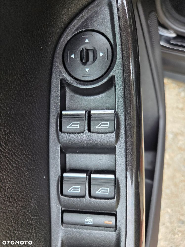 Ford Focus 1.0 EcoBoost Titanium - 23