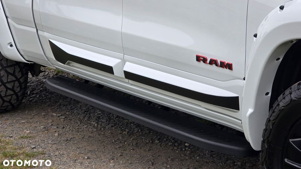 RAM 1500 5.7 Crew Cab Bighorn - 12