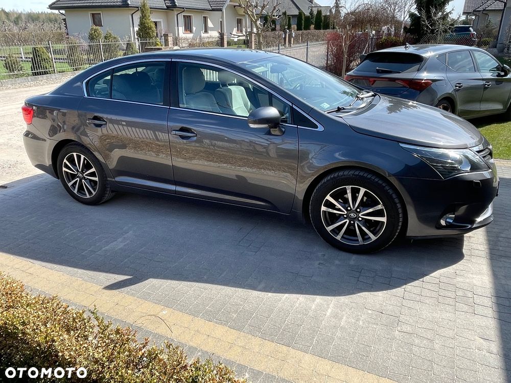 Toyota Avensis 1.8 Sol NAVI - 4