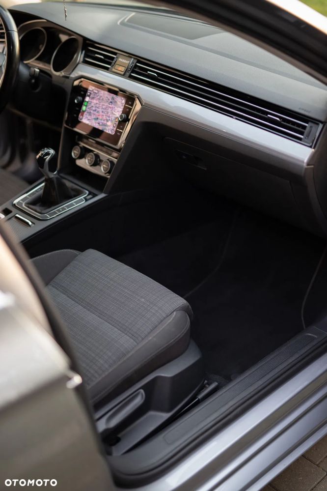 Volkswagen Passat 2.0 TDI EVO Business - 14