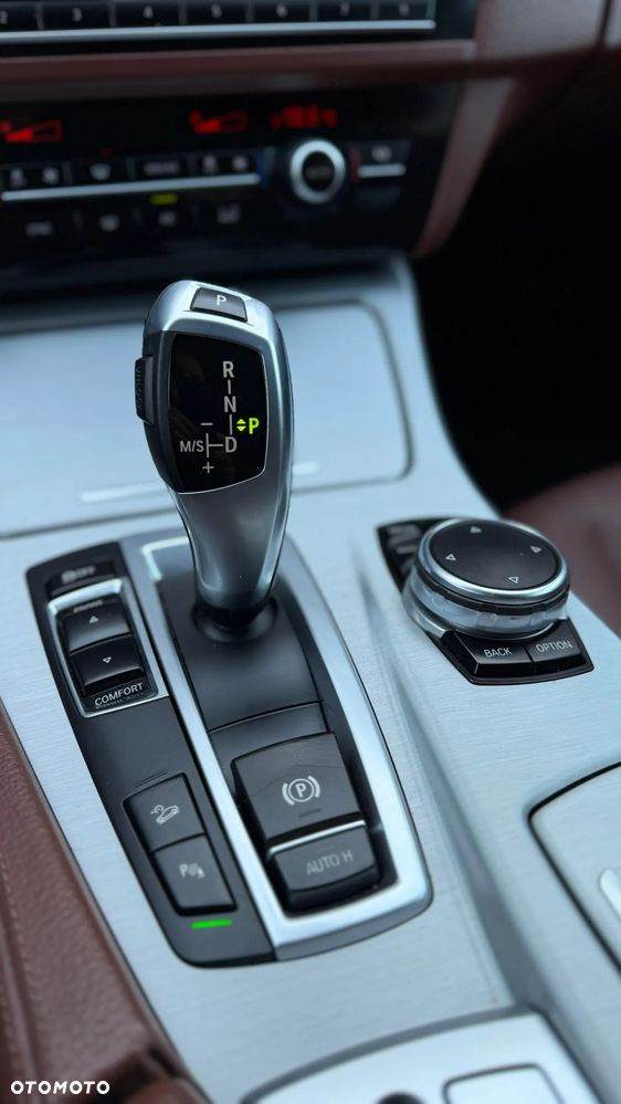 BMW Seria 5 520d xDrive Luxury Line - 28