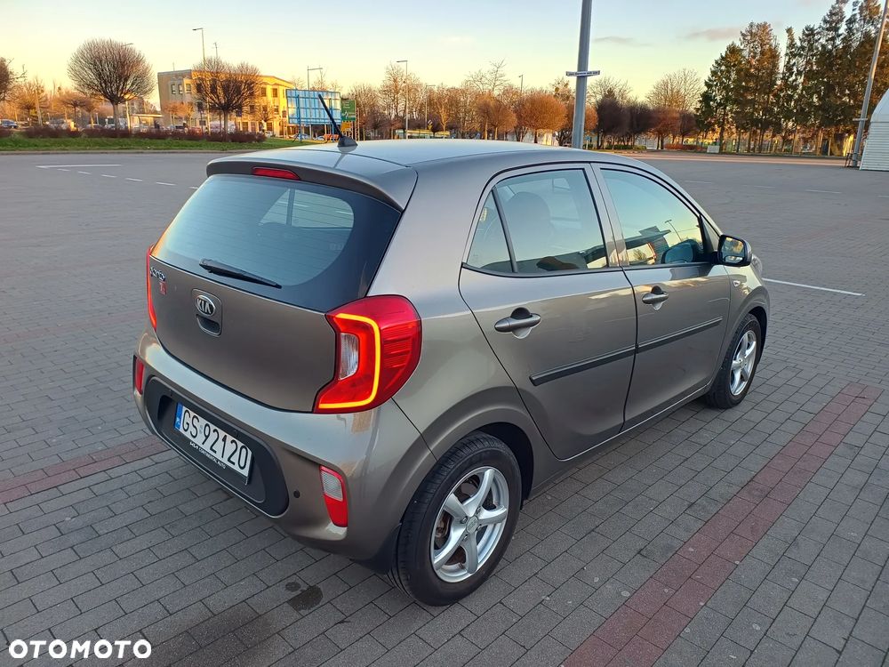 Kia Picanto 1.2 L - 6