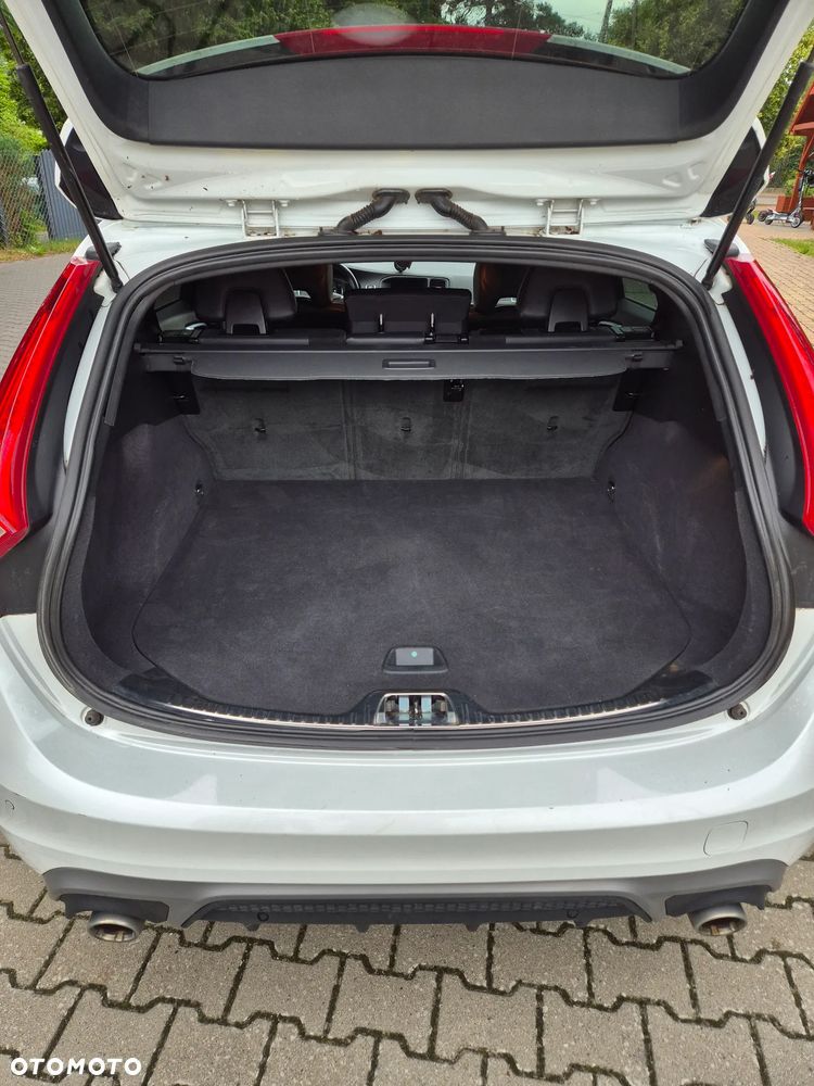 Volvo V60 D4 Drive-E R-Design Momentum - 11