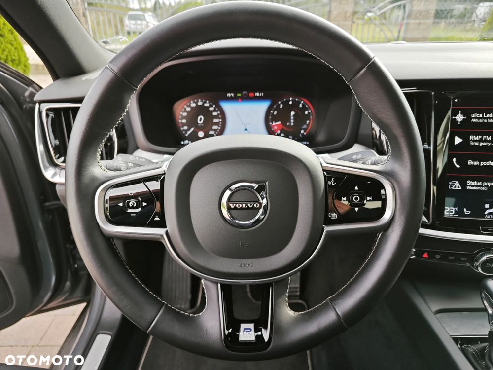 Volvo S60 T4 R-Design - 19