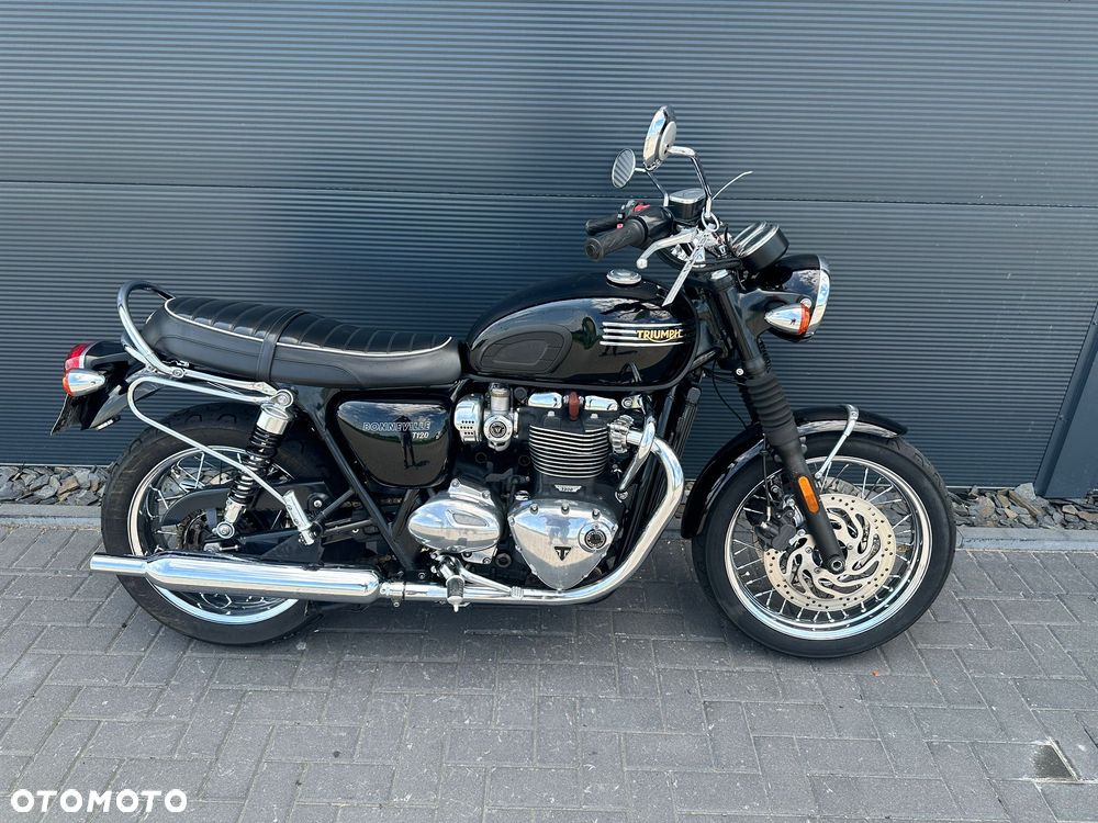 Triumph Bonneville - 5