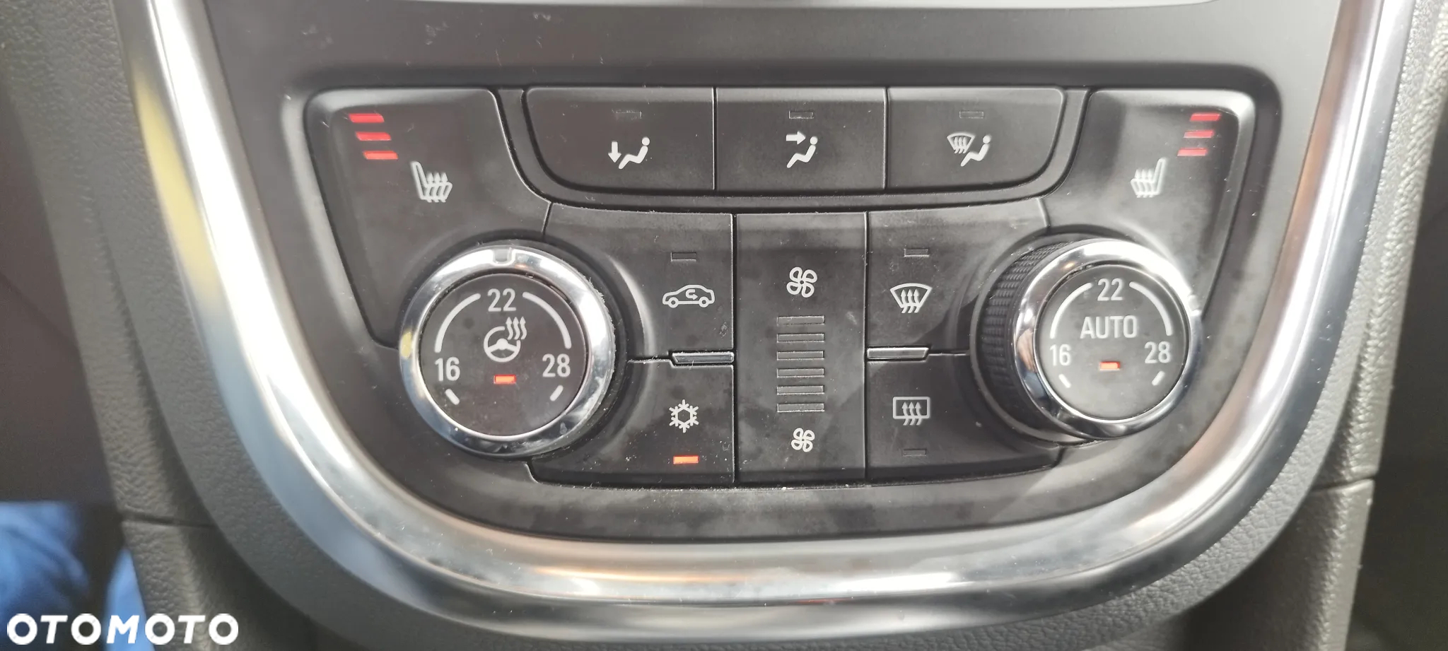 Opel Mokka 1.6 CDTI Cosmo S&S - 33