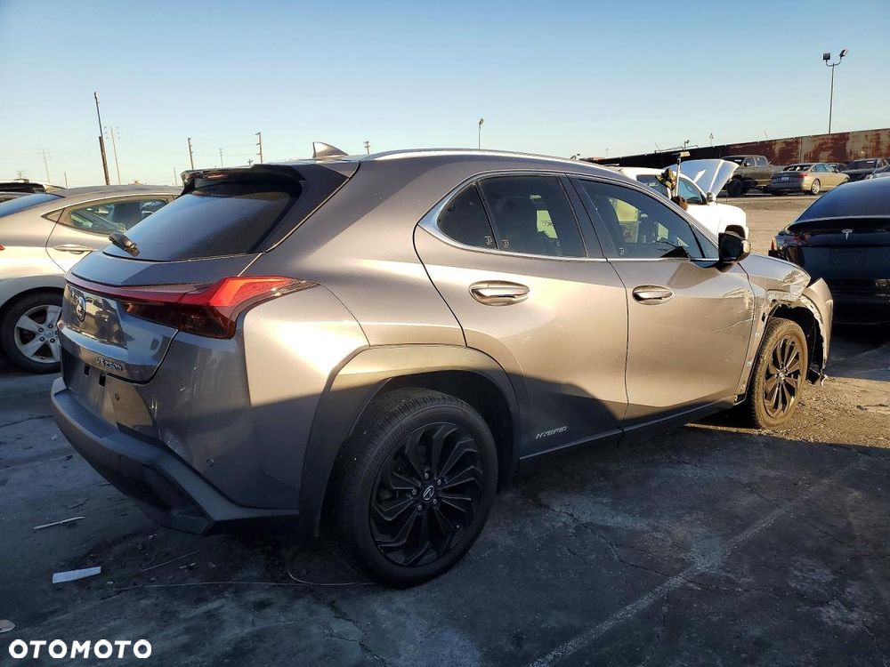 Lexus UX 250h - 6