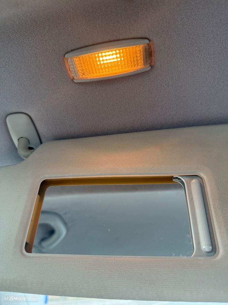 VW Golf 1.9 TDi 25 Anos - 10