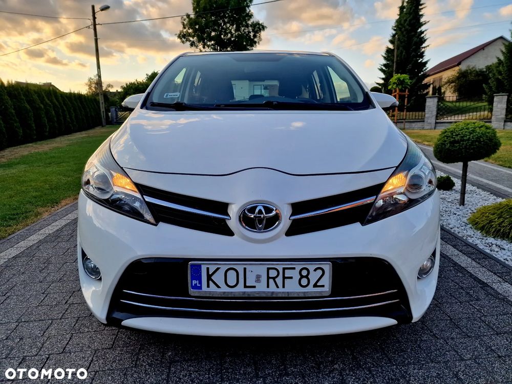 Toyota Verso 1.6 Premium - 26