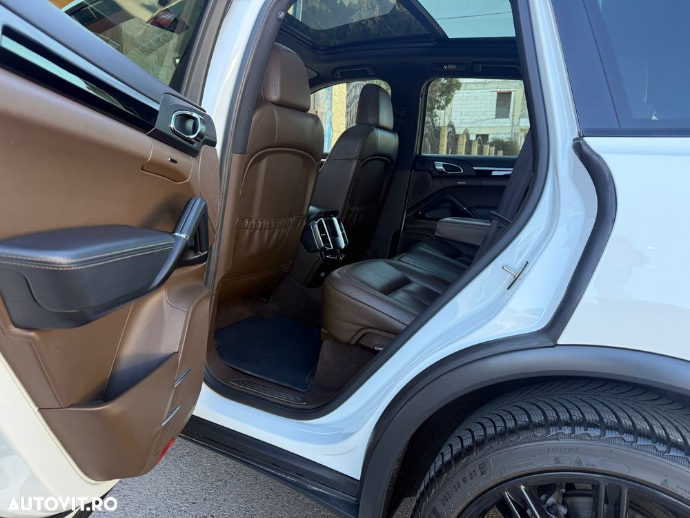 Porsche Cayenne - 28