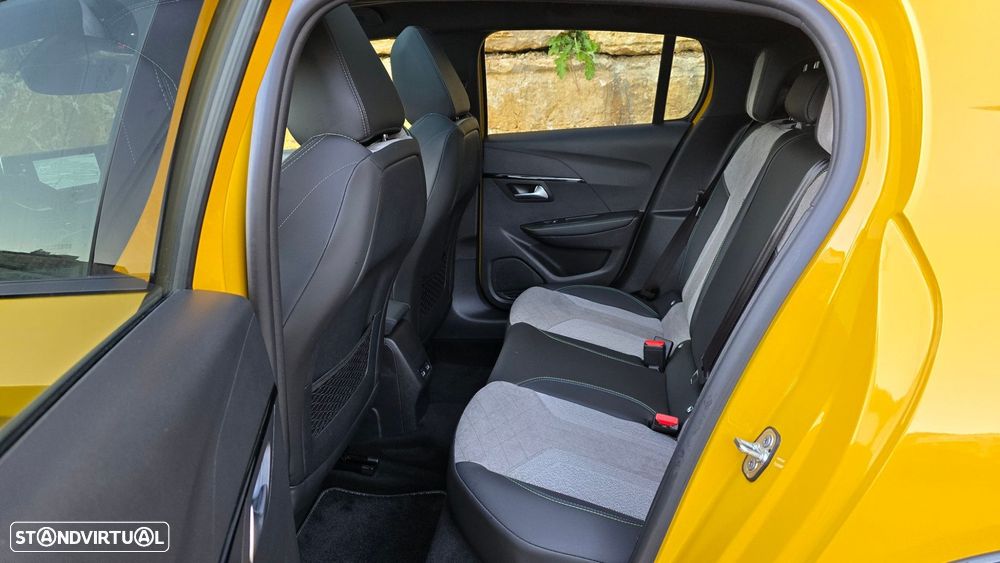 Peugeot e-208 GT - 52