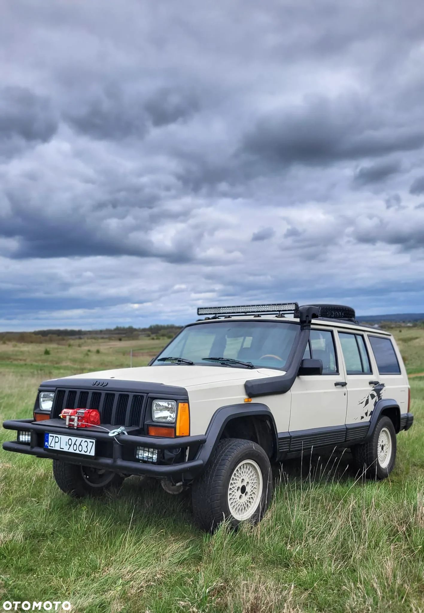 Jeep Cherokee 4.0 Limited - 1