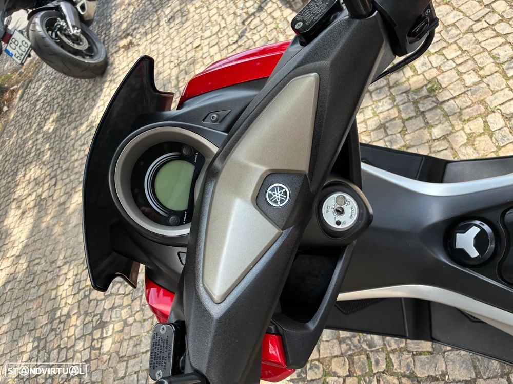 Yamaha NMAX - 10