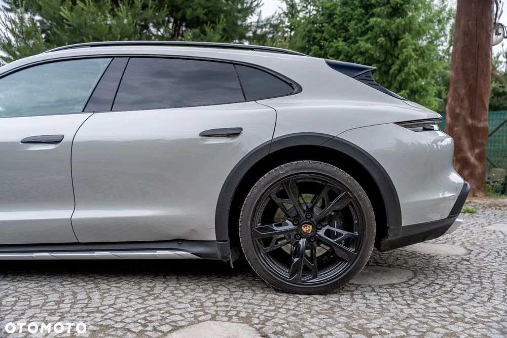 Porsche Taycan 4 - 10