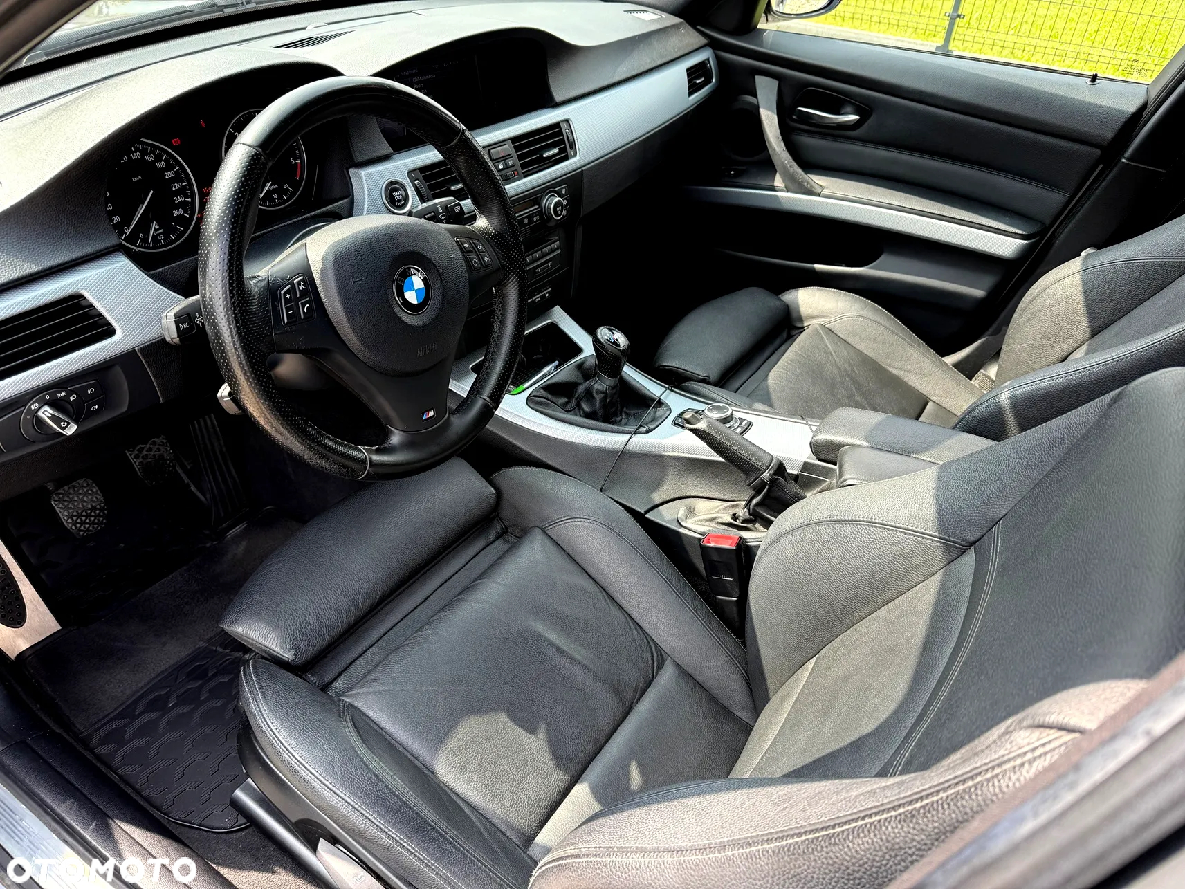 BMW Seria 3 320d DPF Touring - 10