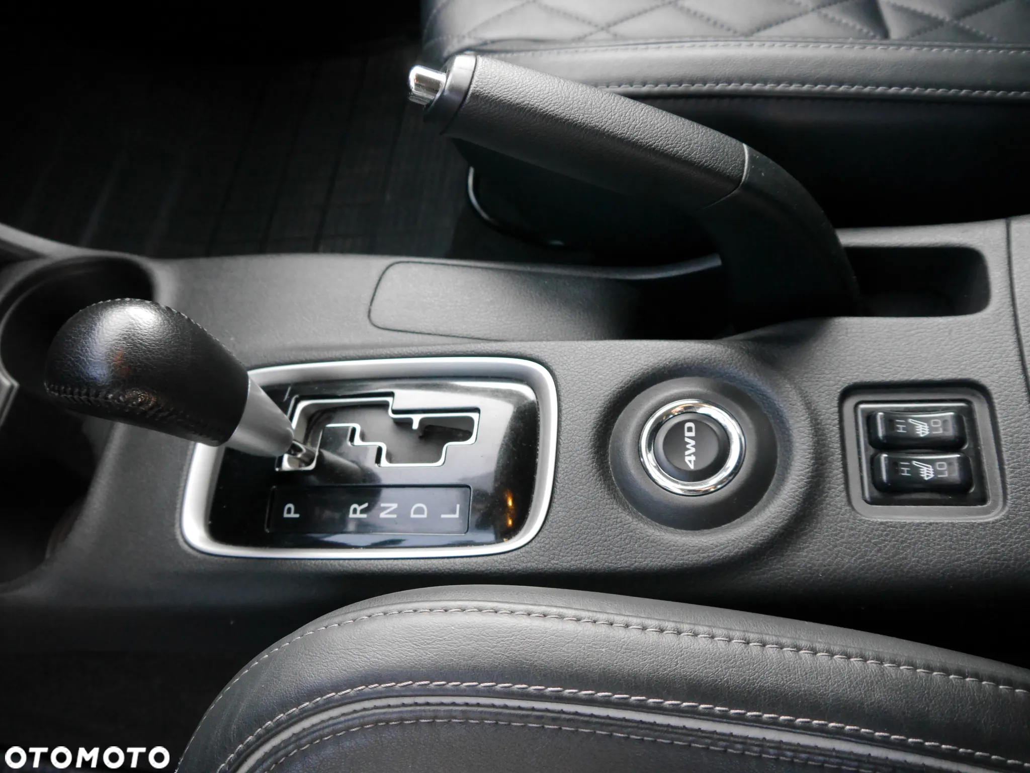 Mitsubishi Outlander 2.0 Intense 4WD CVT - 11