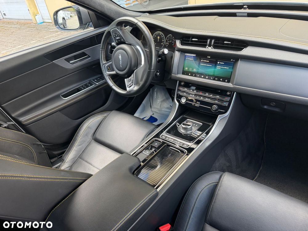 Jaguar XF 30t AWD 300 Sport - 11