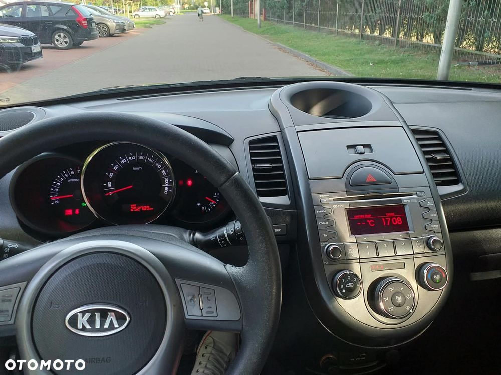 Kia Soul 1.6 L - 6