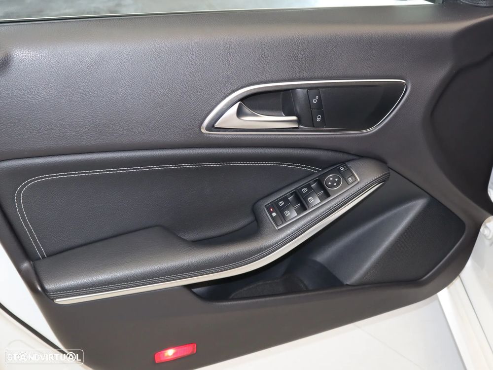Mercedes-Benz CLA 200 d Shooting Brake Urban Aut. - 17