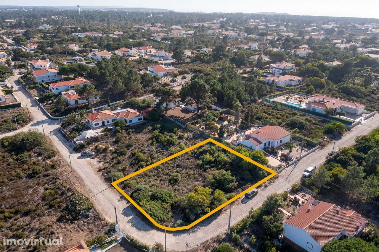 TERRENO URBANO ESPAÇOSO EM LOCALIZAÇÃO TRANQUILA, VALE DA TELHA - Grande imagem: 3/4