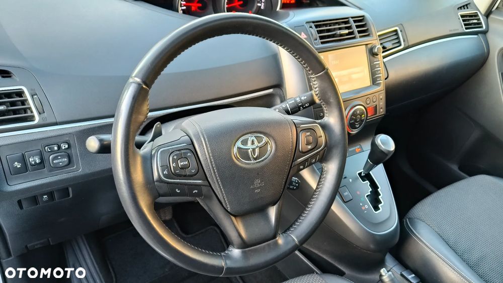 Toyota Verso 1.8 Multidrive Edition - 28