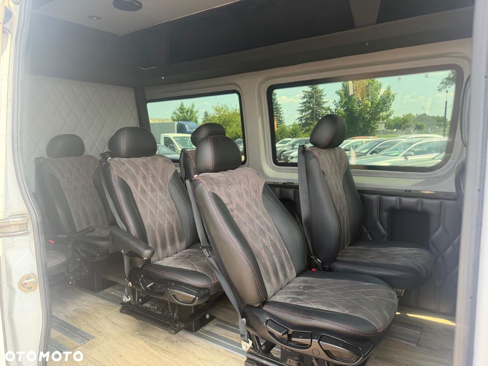 Mercedes-Benz Sprinter - 14