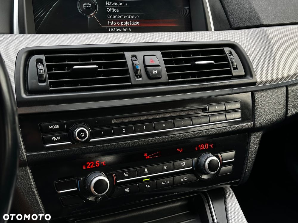 BMW Seria 5 520d - 28